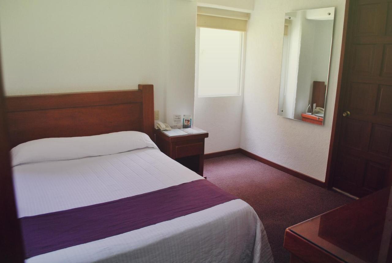 Hotel Campestre Inn Леон Экстерьер фото