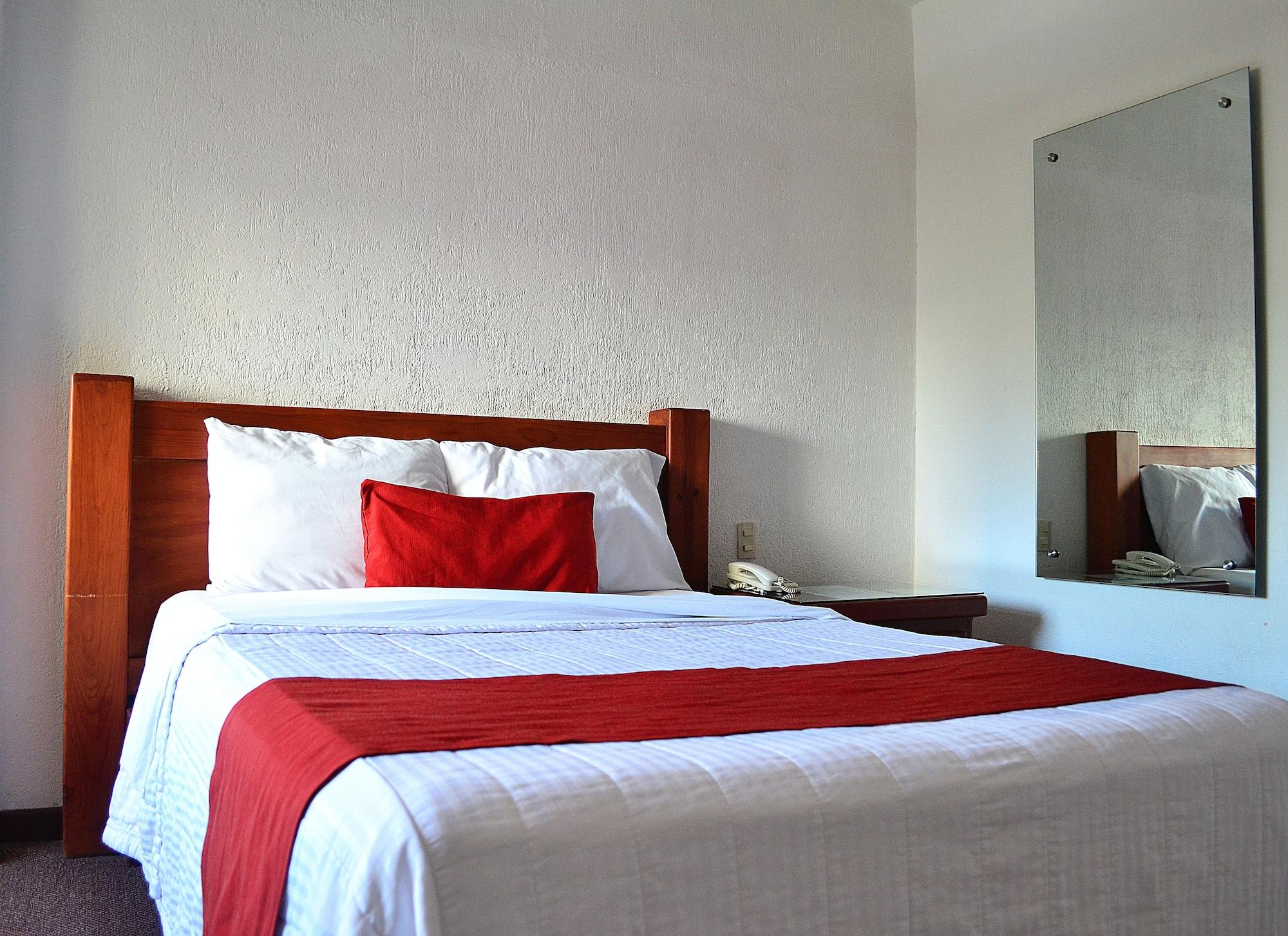 Hotel Campestre Inn Леон Экстерьер фото