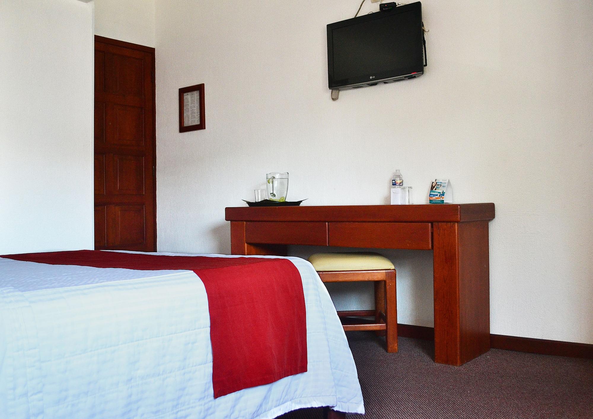 Hotel Campestre Inn Леон Экстерьер фото