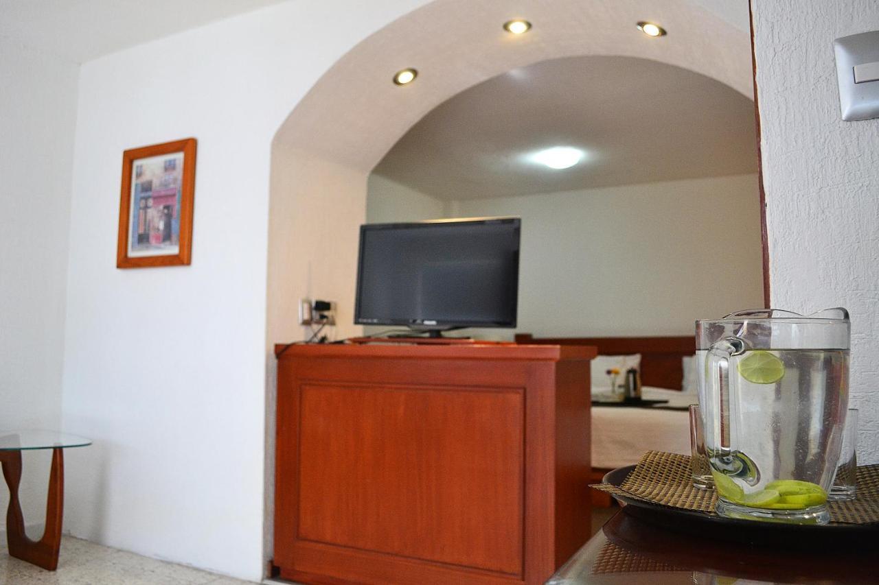 Hotel Campestre Inn Леон Экстерьер фото